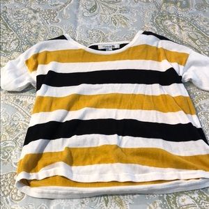 Short sleeve sweater